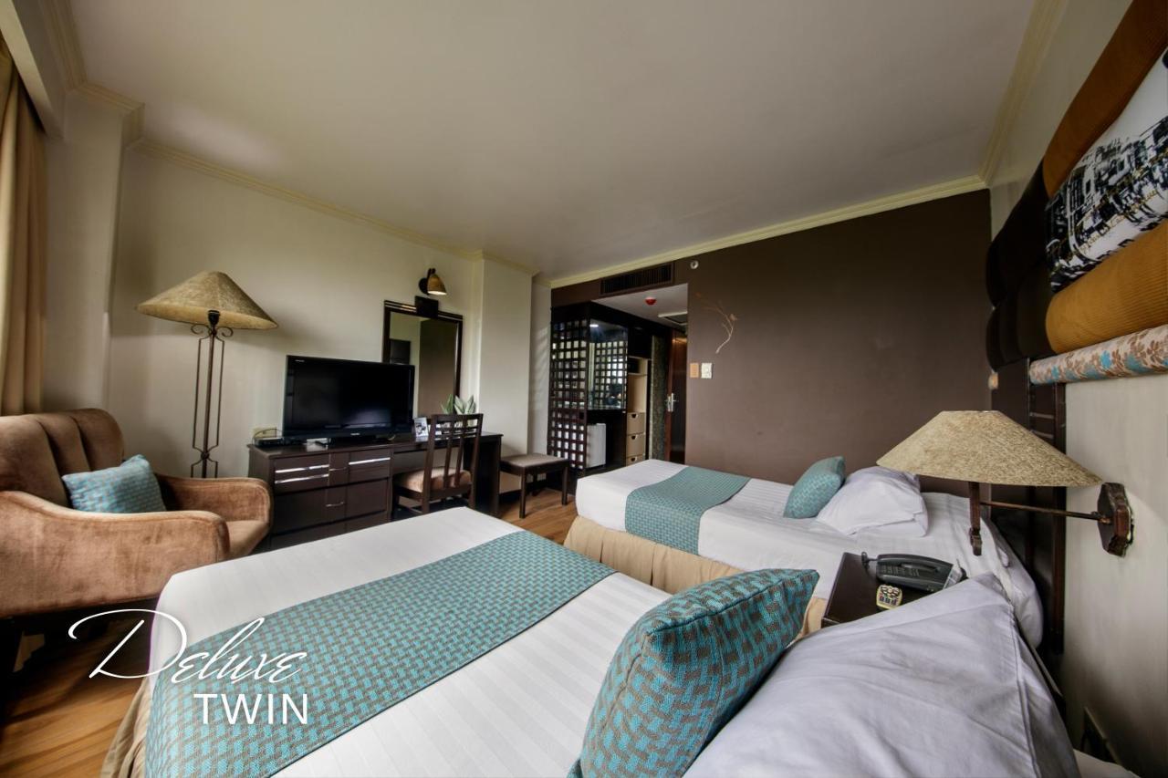 The Bellavista Hotel Lapu-Lapu City Exterior foto